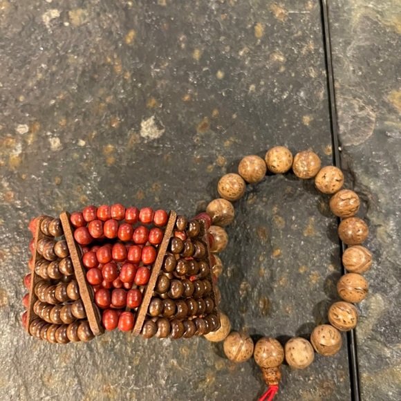 Vintage wooden beaded bracelets set of 2 - Picture 3 of 6